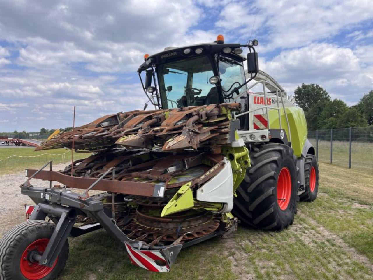 CLAAS Jaguar 980 - حصادة الأعلاف: صورة 1 CLAAS Jaguar 980 - حصادة الأعلاف: صورة 1