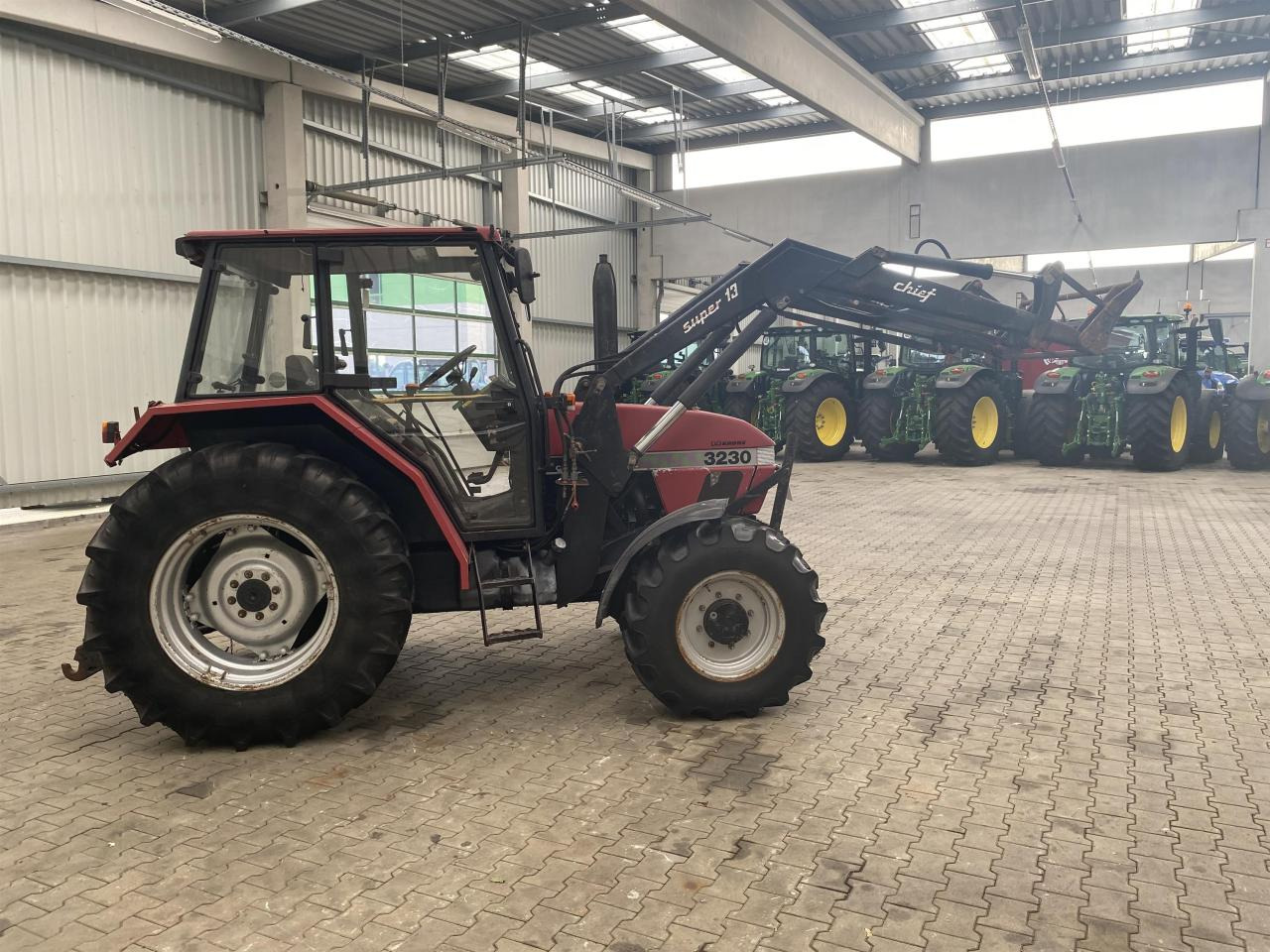 Case-IH 3230 - جرار: صورة 3 Case-IH 3230 - جرار: صورة 3