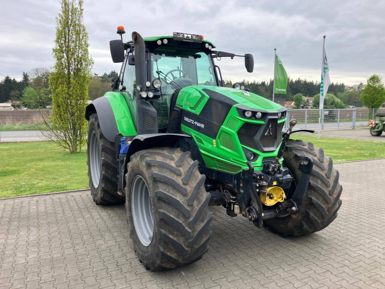 Deutz-Fahr 6215 TTV - جرار: صورة 4 Deutz-Fahr 6215 TTV - جرار: صورة 4