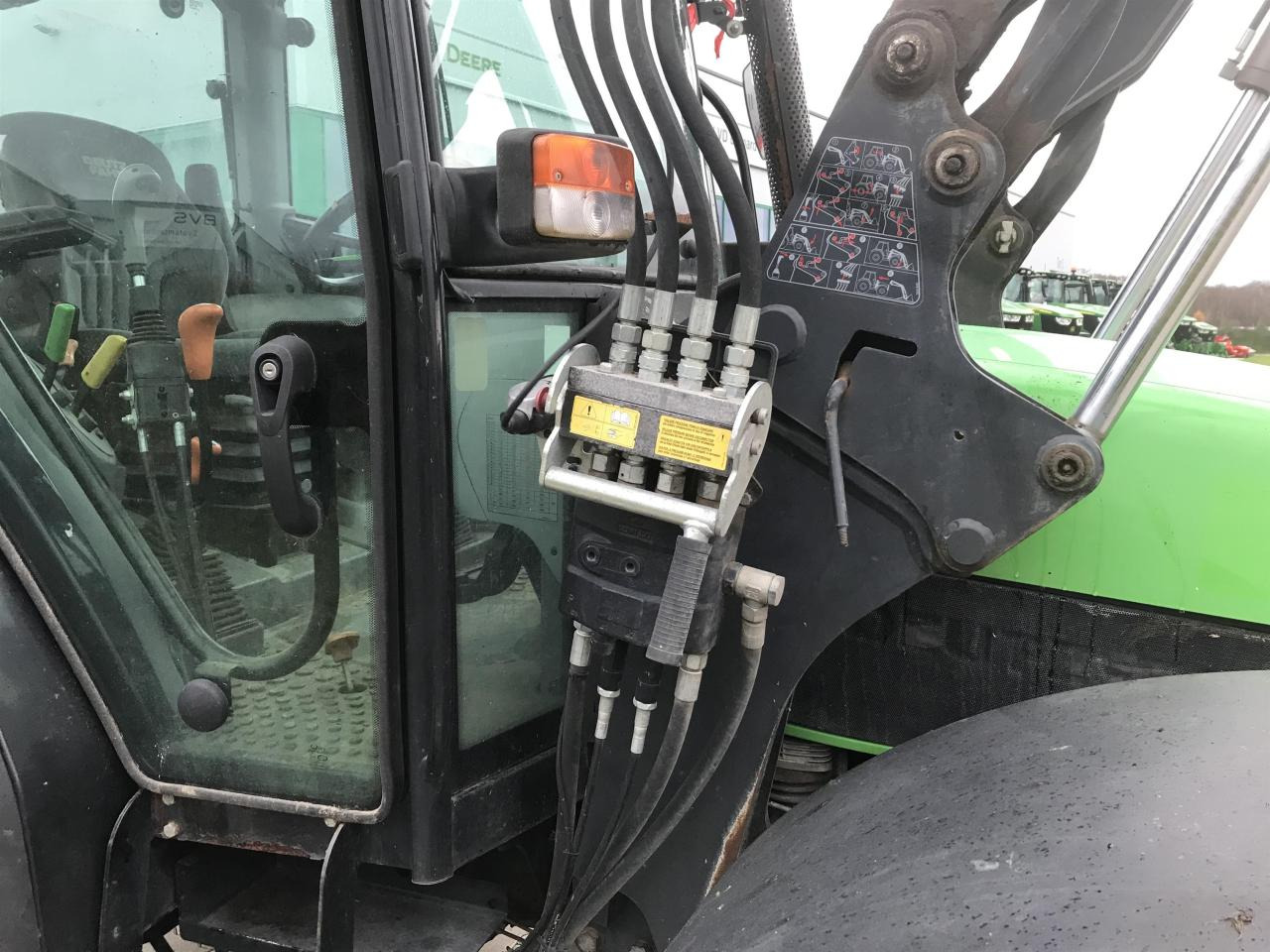 جرار Deutz-Fahr Agrofarm 420: صورة 8