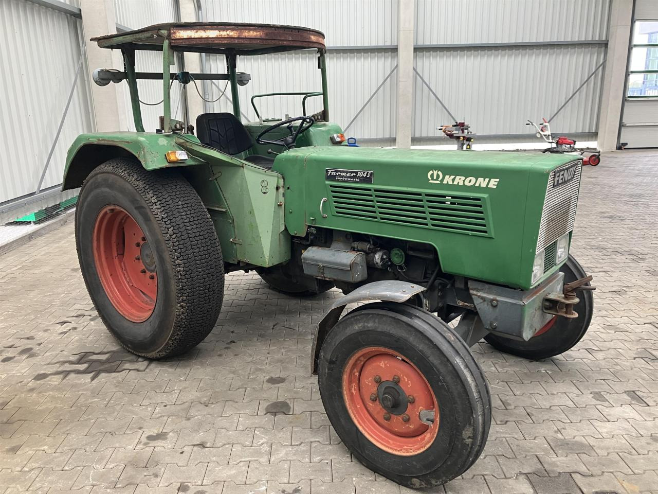 Fendt 104 S Farmer - جرار: صورة 2 Fendt 104 S Farmer - جرار: صورة 2