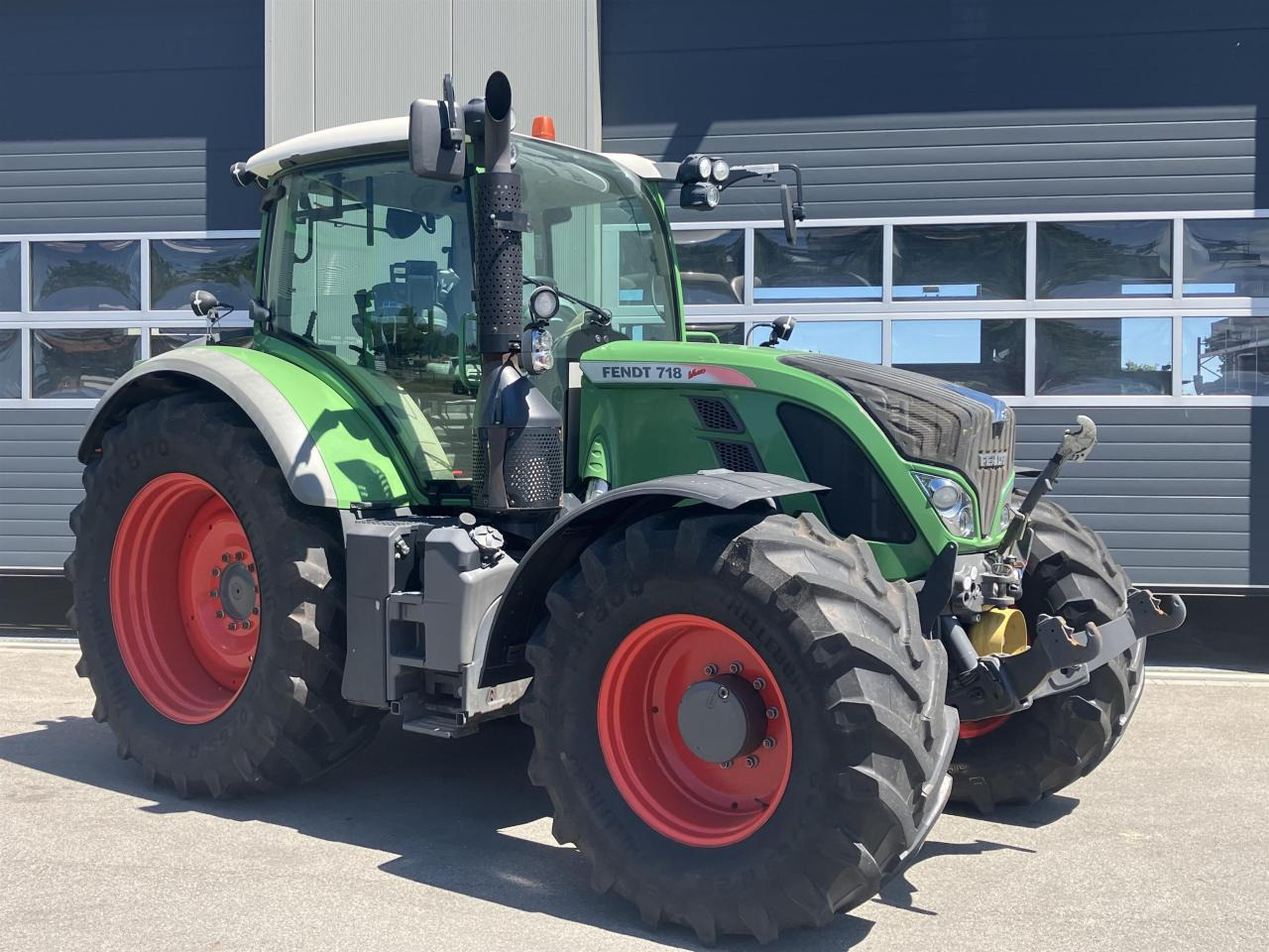 Fendt 718 Vario Profi - جرار: صورة 1 Fendt 718 Vario Profi - جرار: صورة 1