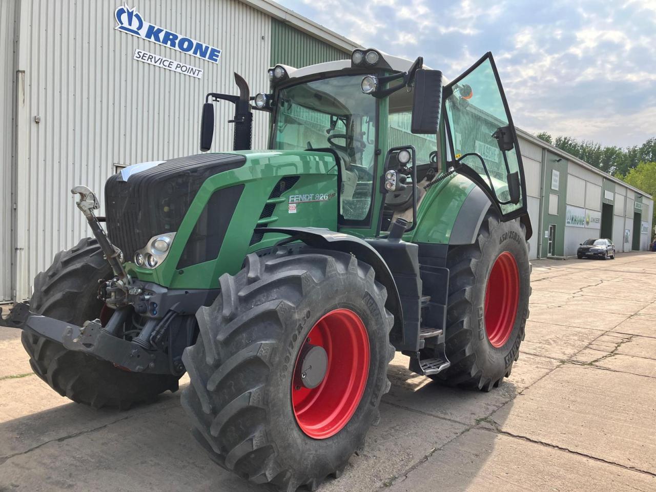 Fendt 826 Profi Plus - جرار: صورة 1 Fendt 826 Profi Plus - جرار: صورة 1