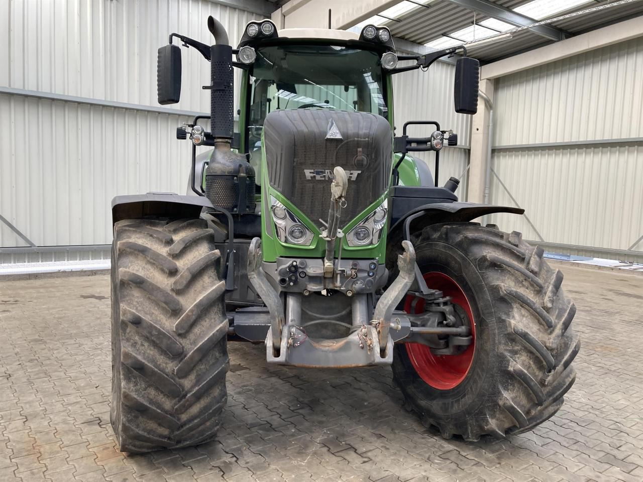 Fendt 828 Profi Plus - جرار: صورة 2 Fendt 828 Profi Plus - جرار: صورة 2