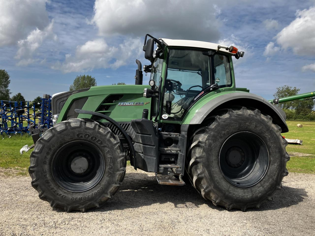 Fendt 828 Vario Profi Plus - جرار: صورة 1 Fendt 828 Vario Profi Plus - جرار: صورة 1