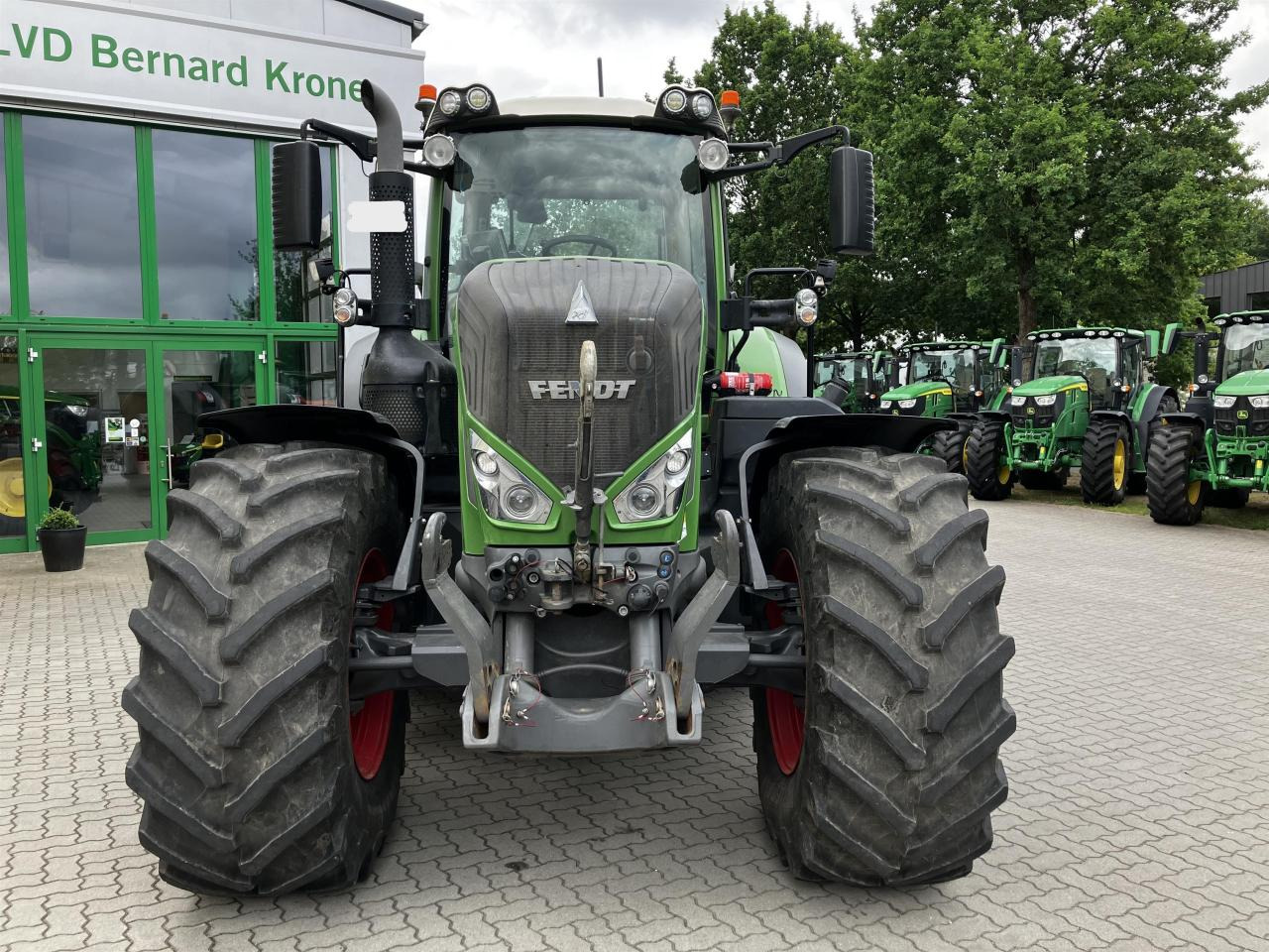 Fendt 828 Vario Profi Plus - جرار: صورة 3 Fendt 828 Vario Profi Plus - جرار: صورة 3