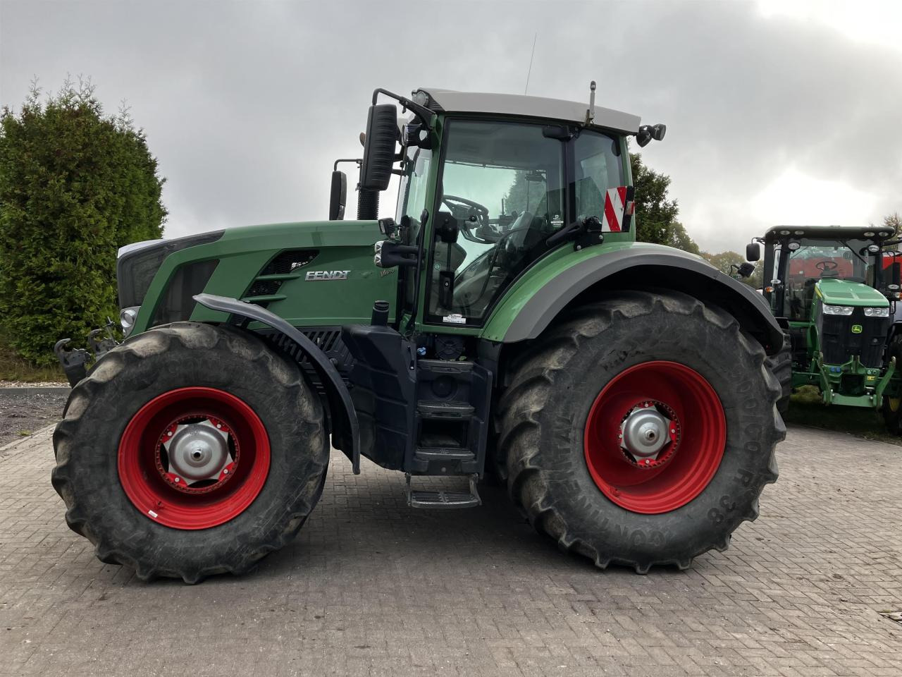 Fendt 828 Vario - جرار: صورة 1 Fendt 828 Vario - جرار: صورة 1