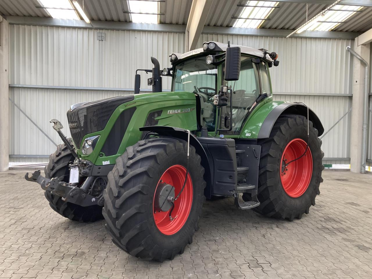 Fendt 933 Vario Profi Plus - جرار: صورة 1 Fendt 933 Vario Profi Plus - جرار: صورة 1