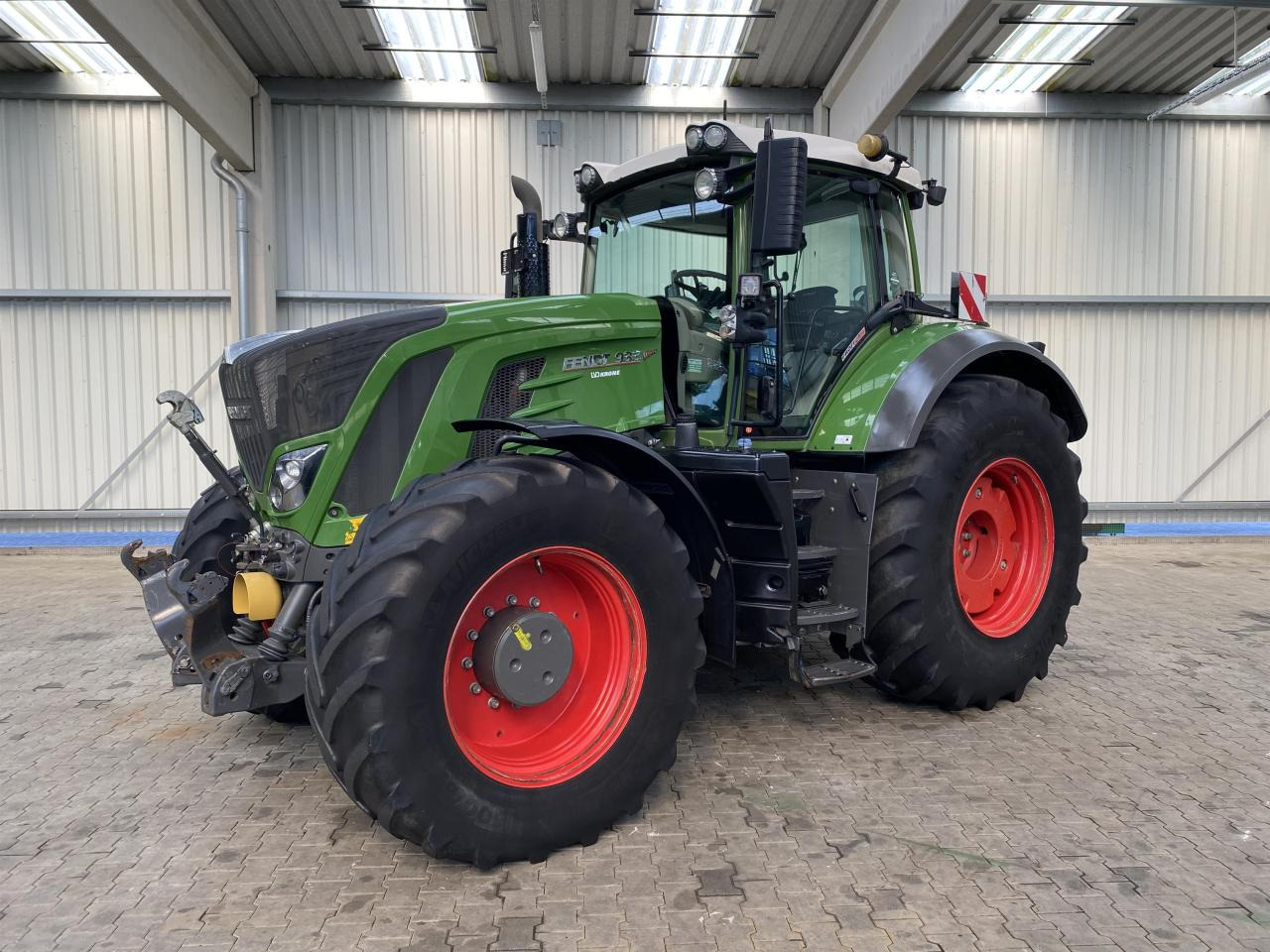 Fendt 933 Vario Profi Plus - جرار: صورة 1 Fendt 933 Vario Profi Plus - جرار: صورة 1