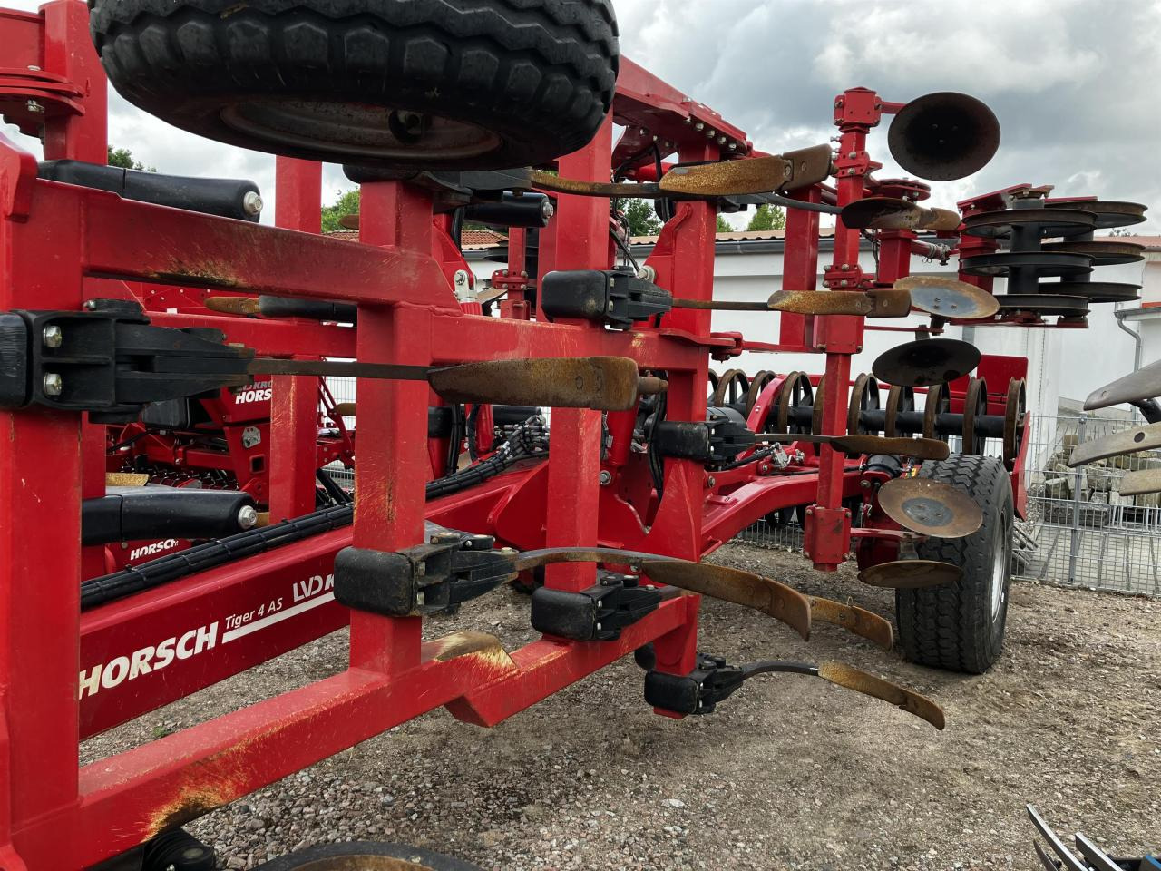Horsch Tiger 4 AS - المحراث: صورة 4 Horsch Tiger 4 AS - المحراث: صورة 4