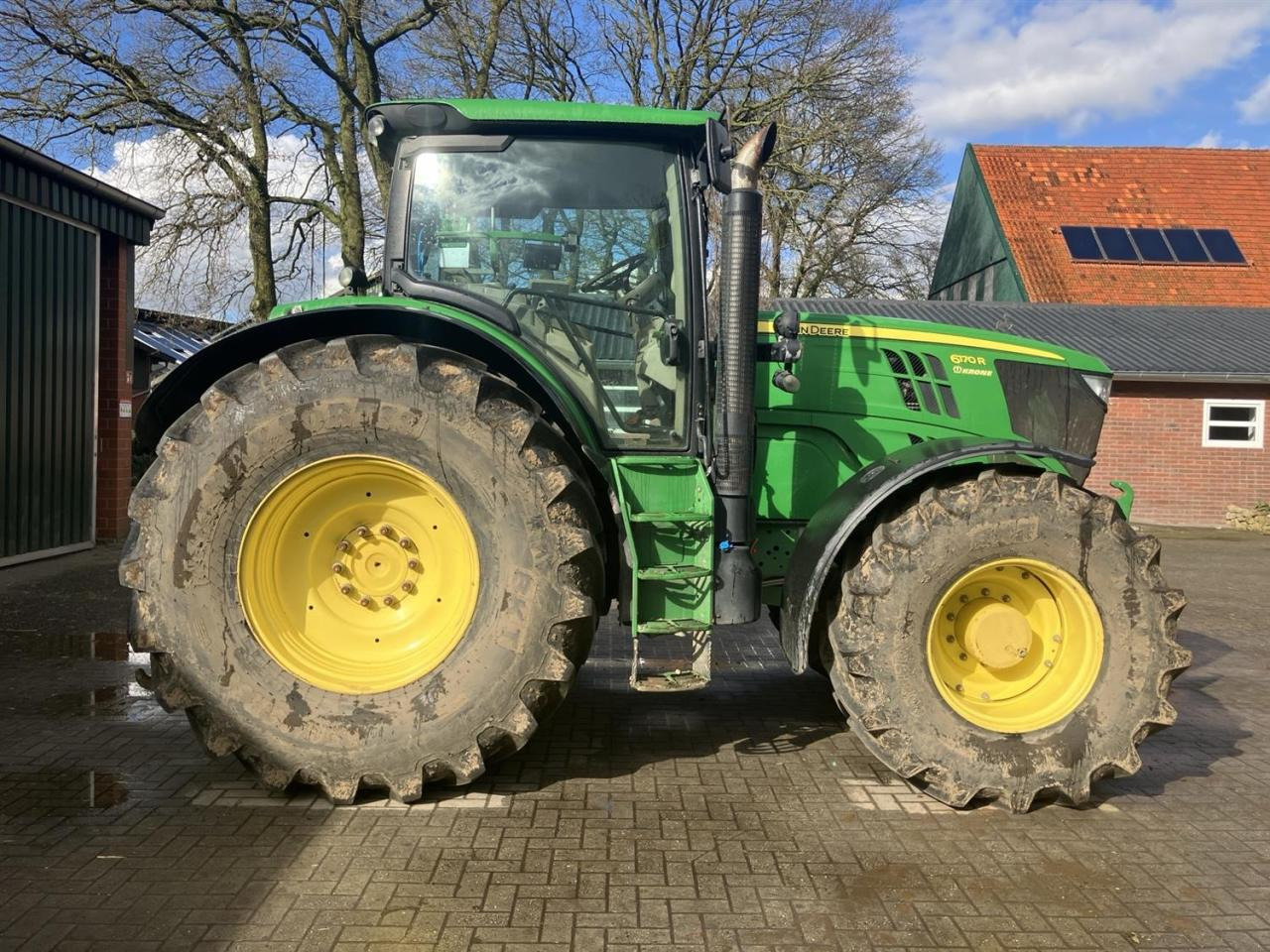 John Deere 6170R - جرار: صورة 1 John Deere 6170R - جرار: صورة 1