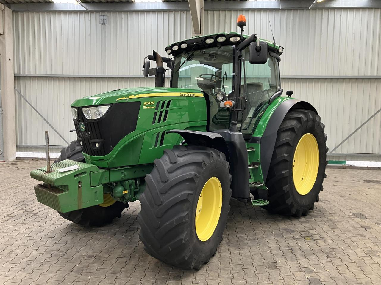 John Deere 6170R - جرار: صورة 1 John Deere 6170R - جرار: صورة 1