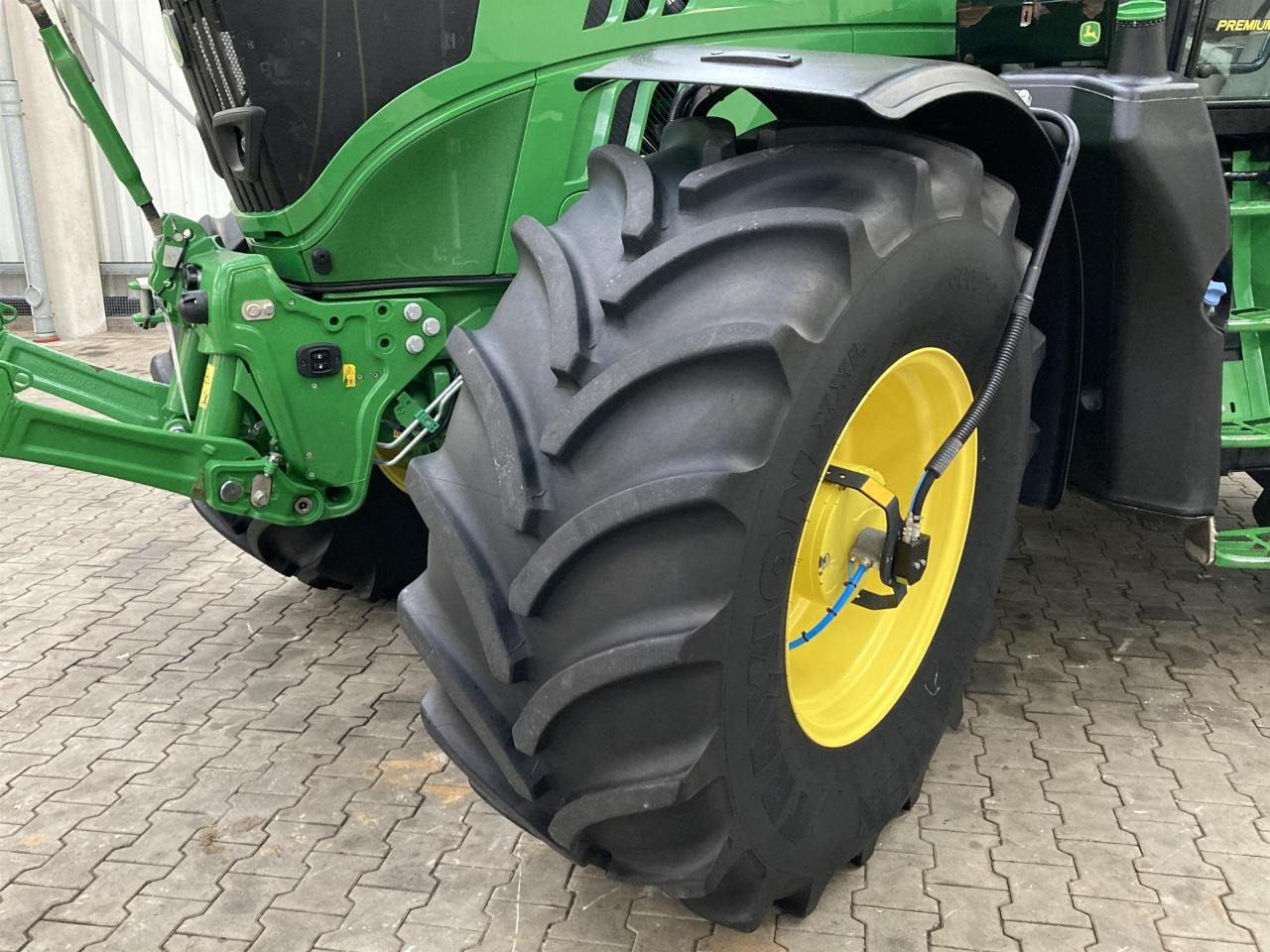 John Deere 6175R - جرار: صورة 2 John Deere 6175R - جرار: صورة 2
