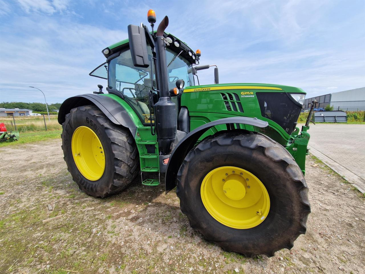 John Deere 6215R - جرار: صورة 2 John Deere 6215R - جرار: صورة 2