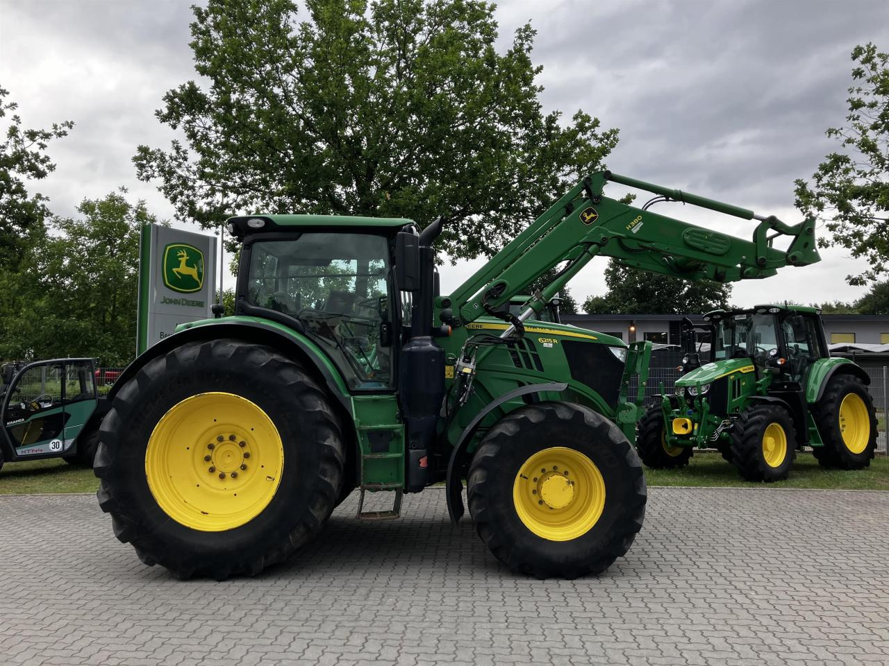 John Deere 6215R - جرار: صورة 2 John Deere 6215R - جرار: صورة 2