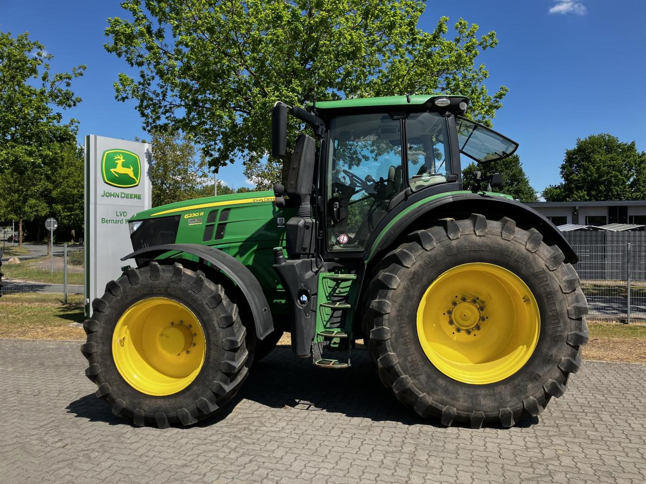 John Deere 6230R - جرار: صورة 1 John Deere 6230R - جرار: صورة 1