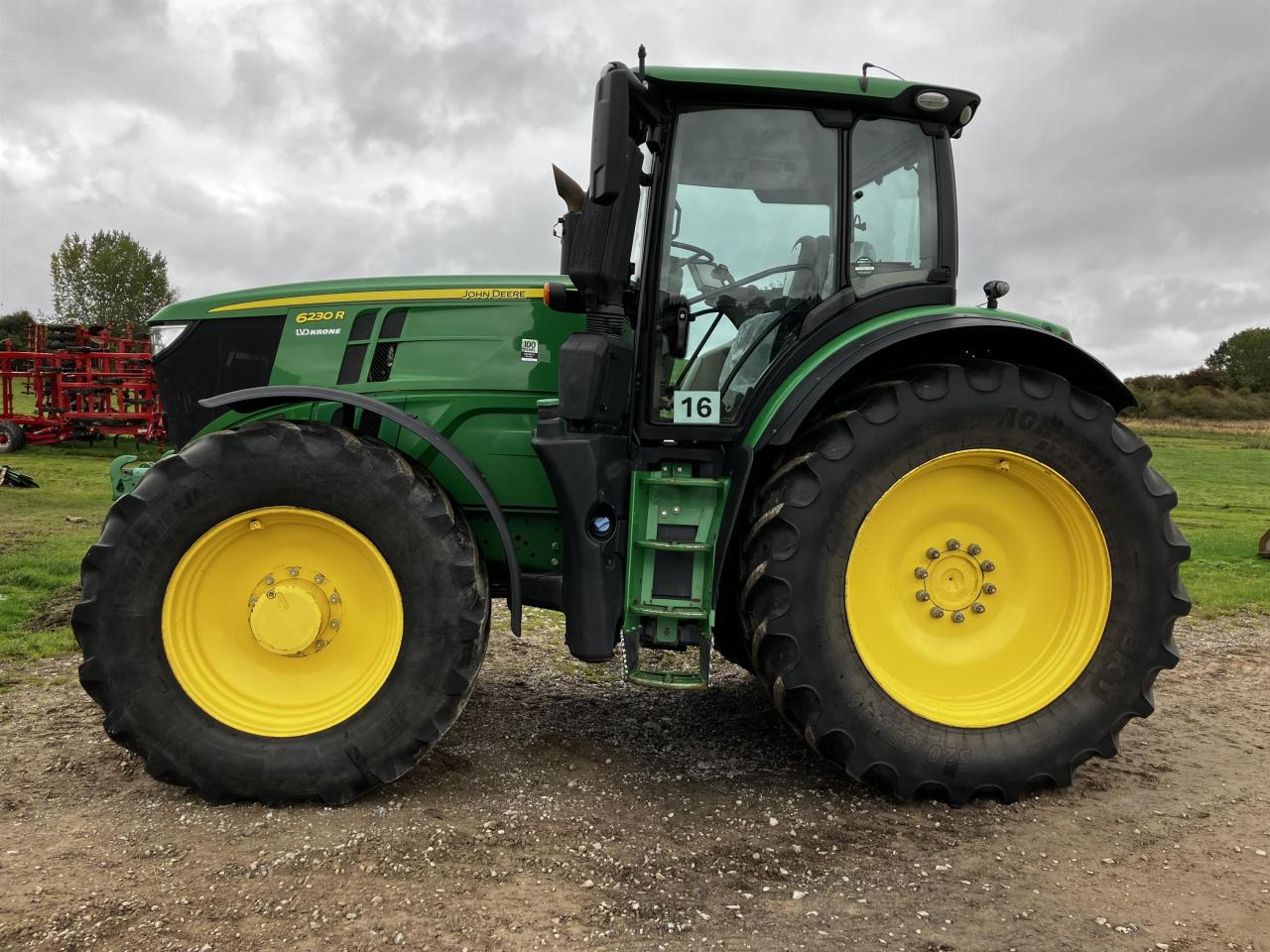 John Deere 6230R - جرار: صورة 1 John Deere 6230R - جرار: صورة 1