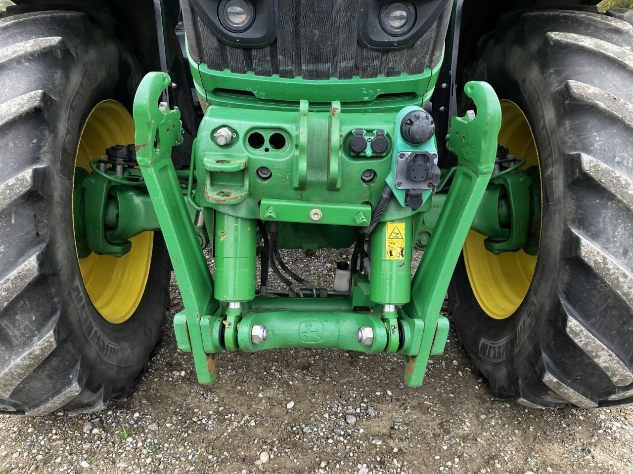 John Deere 6230R - جرار: صورة 4 John Deere 6230R - جرار: صورة 4