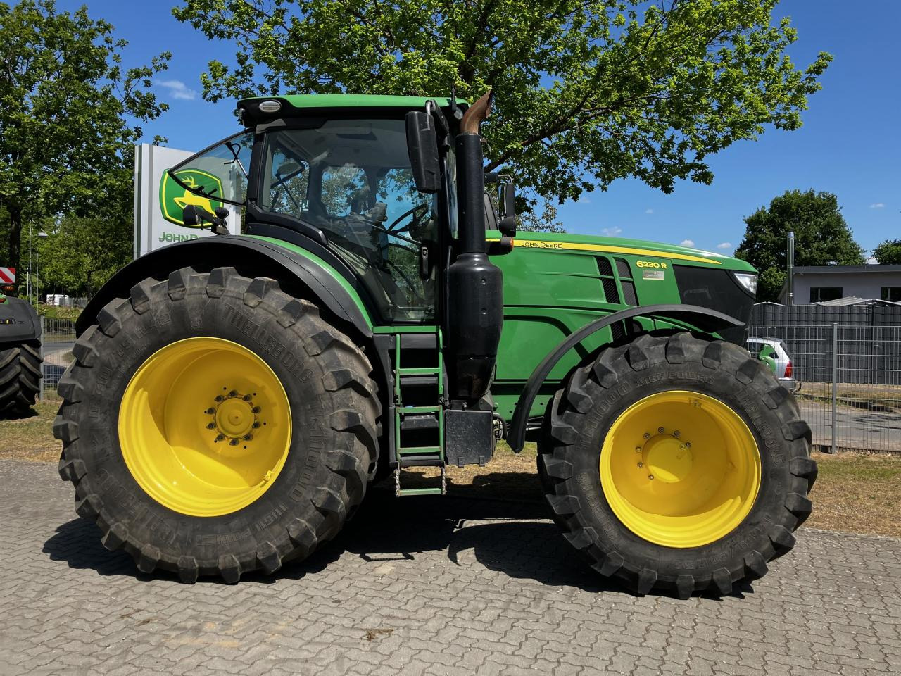 John Deere 6230R - جرار: صورة 2 John Deere 6230R - جرار: صورة 2