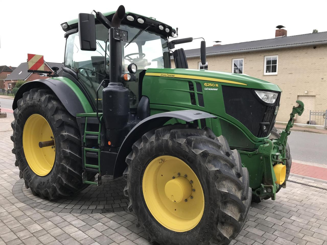 John Deere 6250R - جرار: صورة 1 John Deere 6250R - جرار: صورة 1