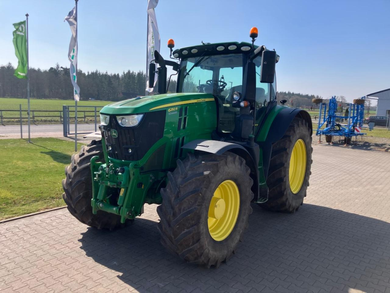 John Deere 6250R - جرار: صورة 1 John Deere 6250R - جرار: صورة 1