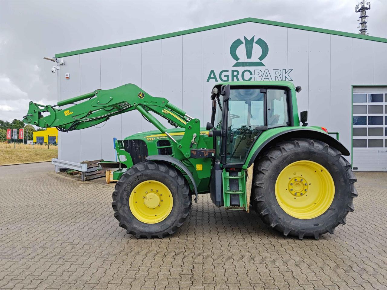 John Deere 6630 PREMIUM - جرار: صورة 2 John Deere 6630 PREMIUM - جرار: صورة 2