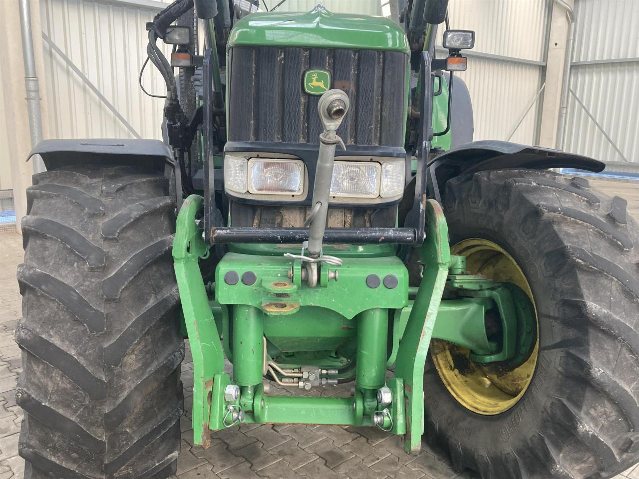 John Deere 6830 Plus - جرار: صورة 4 John Deere 6830 Plus - جرار: صورة 4