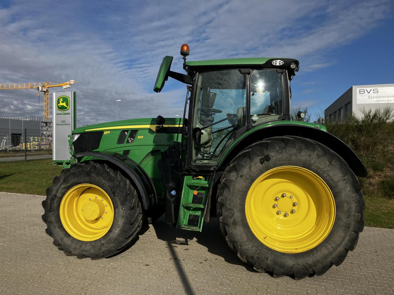John Deere 6R 185 - جرار: صورة 1 John Deere 6R 185 - جرار: صورة 1