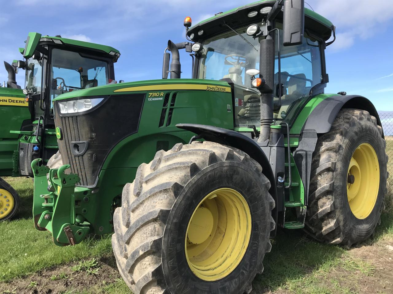 John Deere 7310R - جرار: صورة 1 John Deere 7310R - جرار: صورة 1
