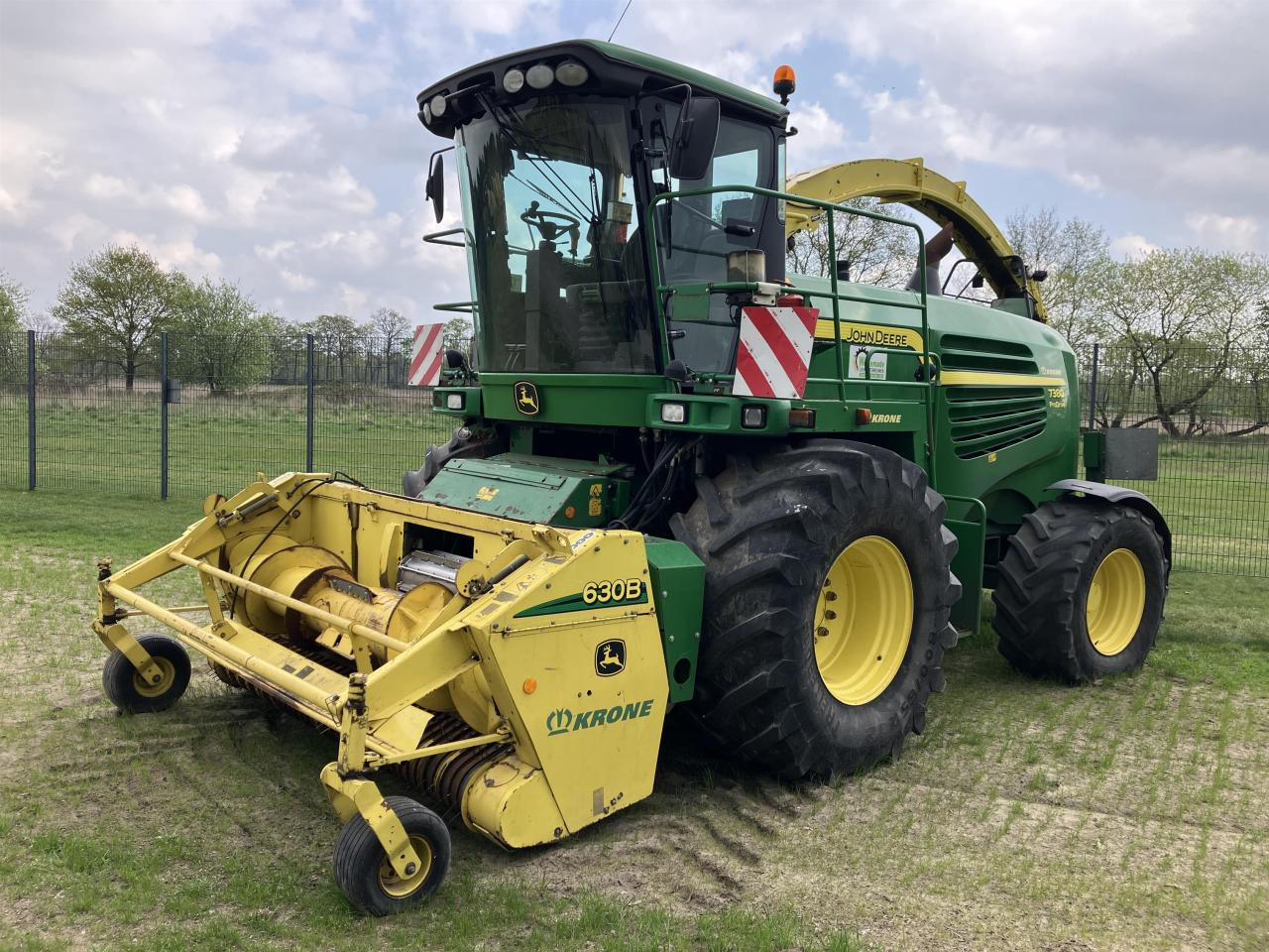 John Deere 7380 - حصادة الأعلاف: صورة 1 John Deere 7380 - حصادة الأعلاف: صورة 1