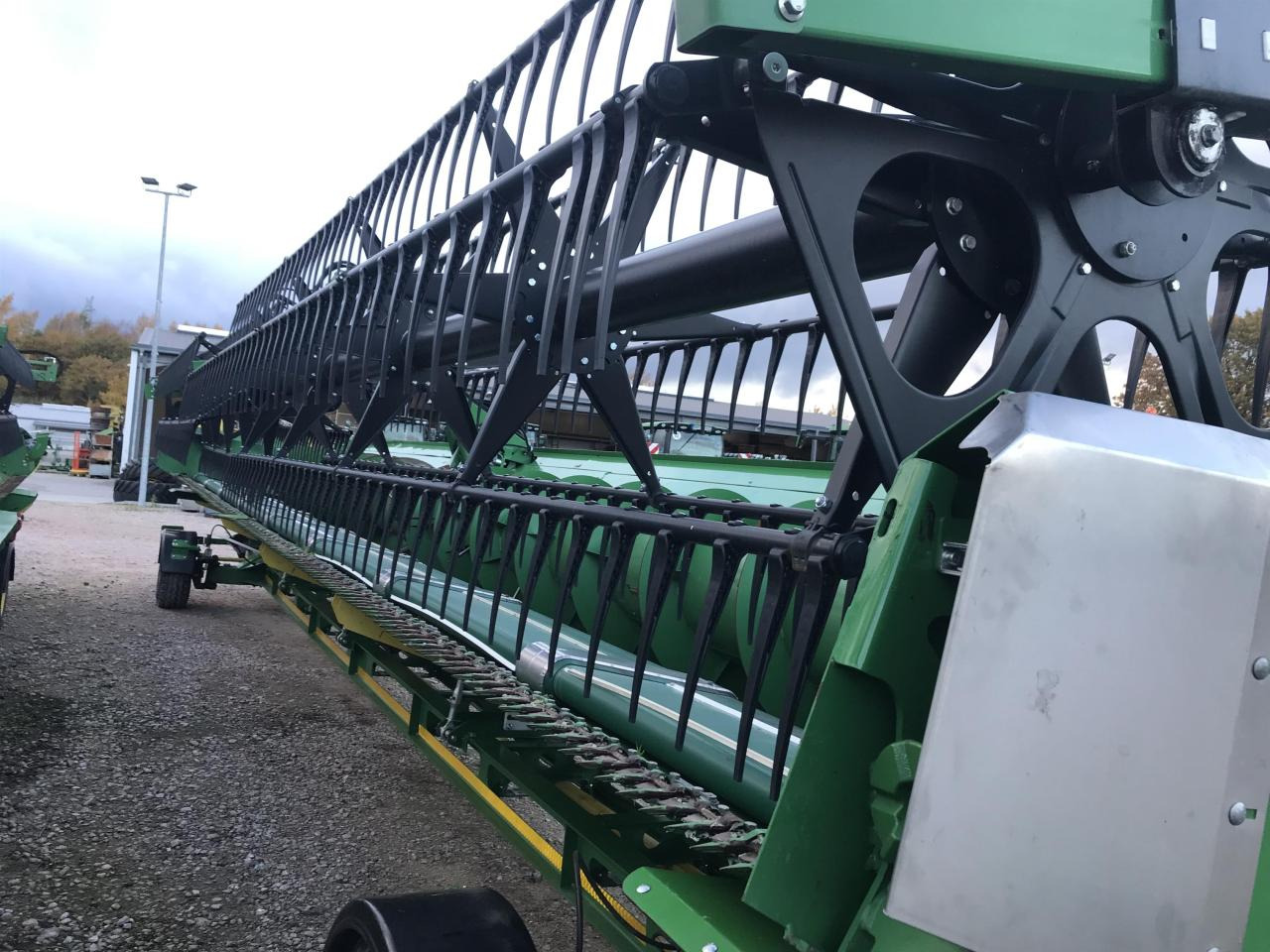 John Deere 740 Premium Flow - ملحق حصادة أعلاف: صورة 4 John Deere 740 Premium Flow - ملحق حصادة أعلاف: صورة 4