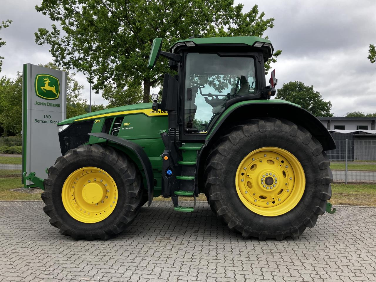 John Deere 7R 310 - جرار: صورة 1 John Deere 7R 310 - جرار: صورة 1