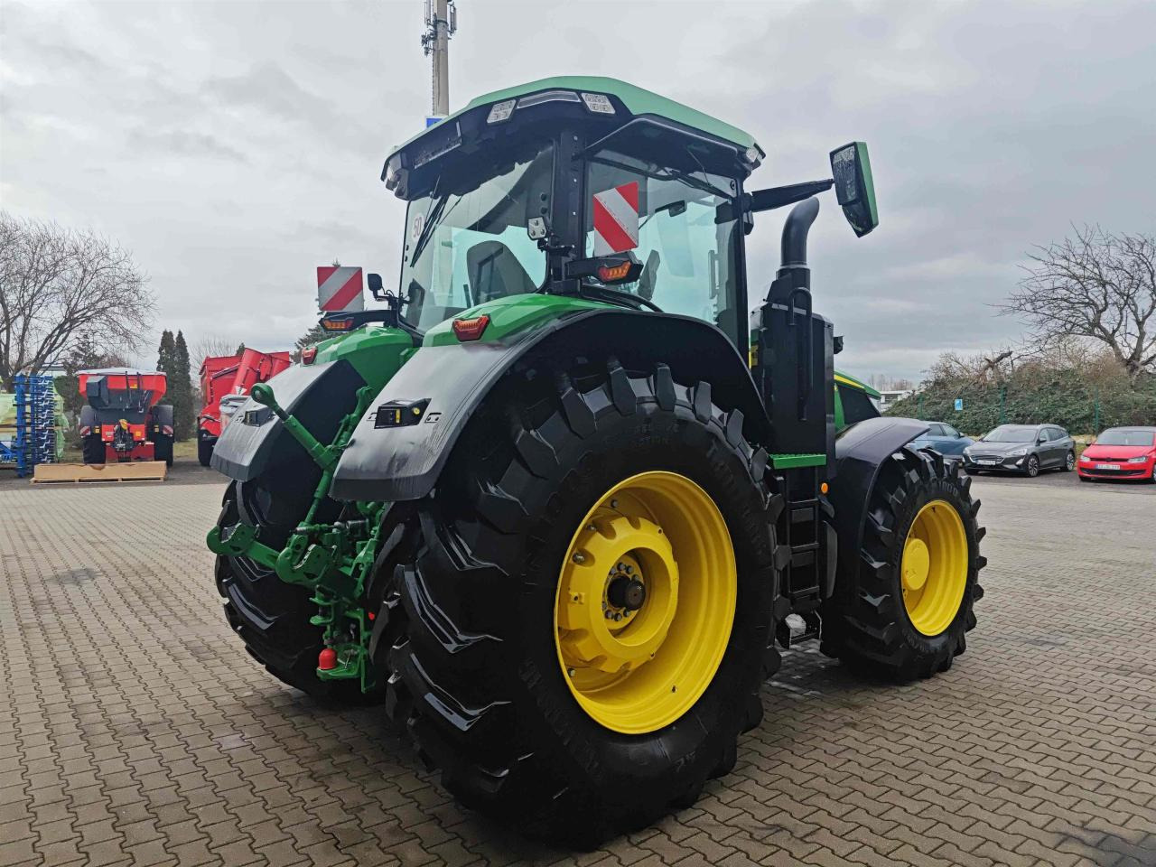 John Deere 7R 330 - جرار: صورة 4 John Deere 7R 330 - جرار: صورة 4