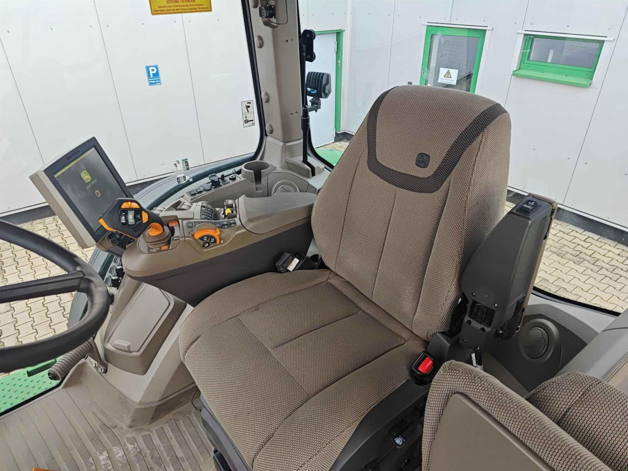 جرار John Deere 7R 330: صورة 10
