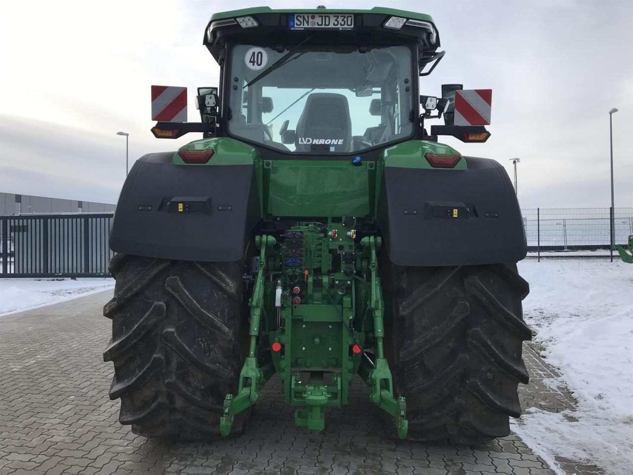 John Deere 7R 330 - جرار: صورة 5 John Deere 7R 330 - جرار: صورة 5