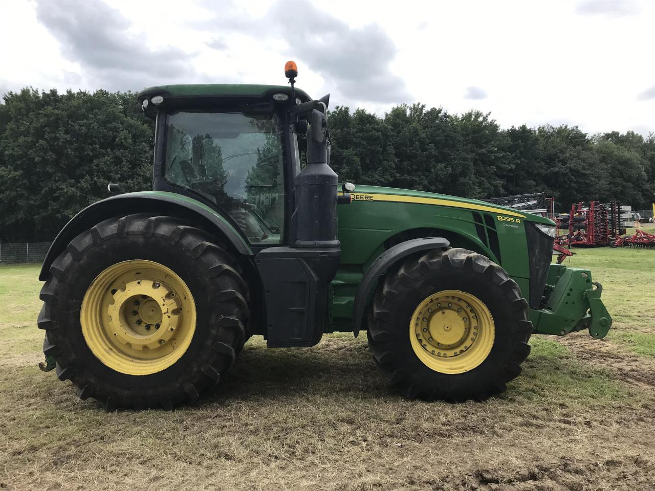 John Deere 8295R - جرار: صورة 2 John Deere 8295R - جرار: صورة 2