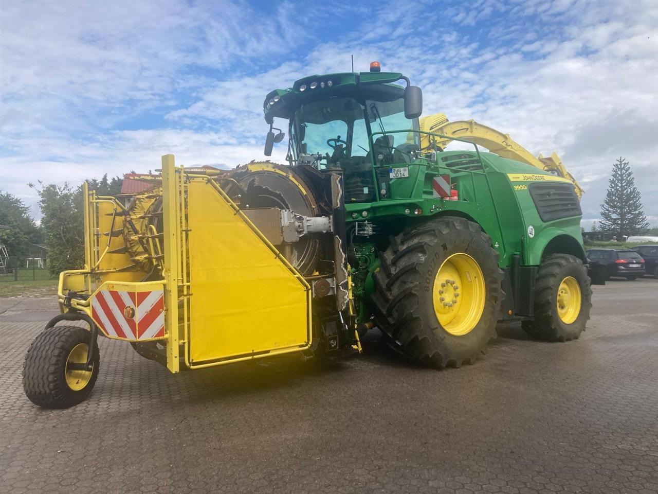 John Deere 9900i - حصادة الأعلاف: صورة 1 John Deere 9900i - حصادة الأعلاف: صورة 1