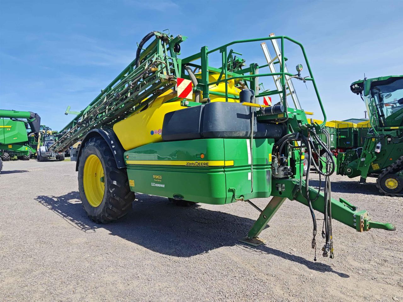 John Deere R962i - بخاخ مقطورة: صورة 2 John Deere R962i - بخاخ مقطورة: صورة 2