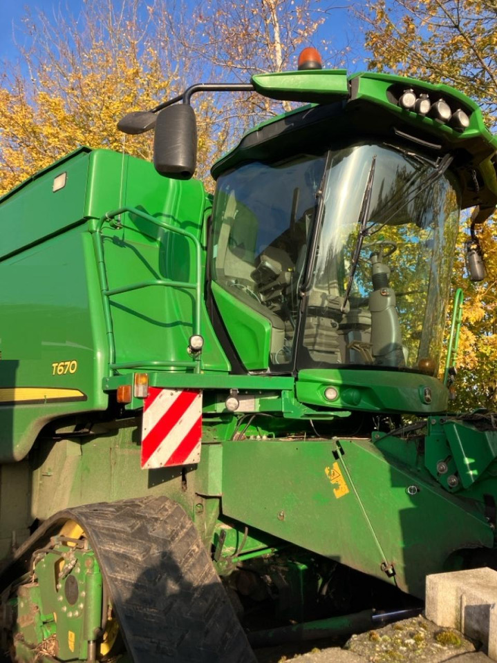 John Deere T 670 - حصادة موحَّدة: صورة 3 John Deere T 670 - حصادة موحَّدة: صورة 3