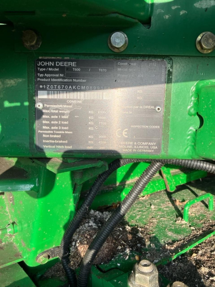 John Deere T 670 - حصادة موحَّدة: صورة 2 John Deere T 670 - حصادة موحَّدة: صورة 2