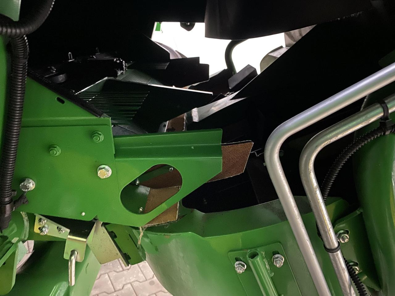 John Deere T550i - حصادة موحَّدة: صورة 3 John Deere T550i - حصادة موحَّدة: صورة 3
