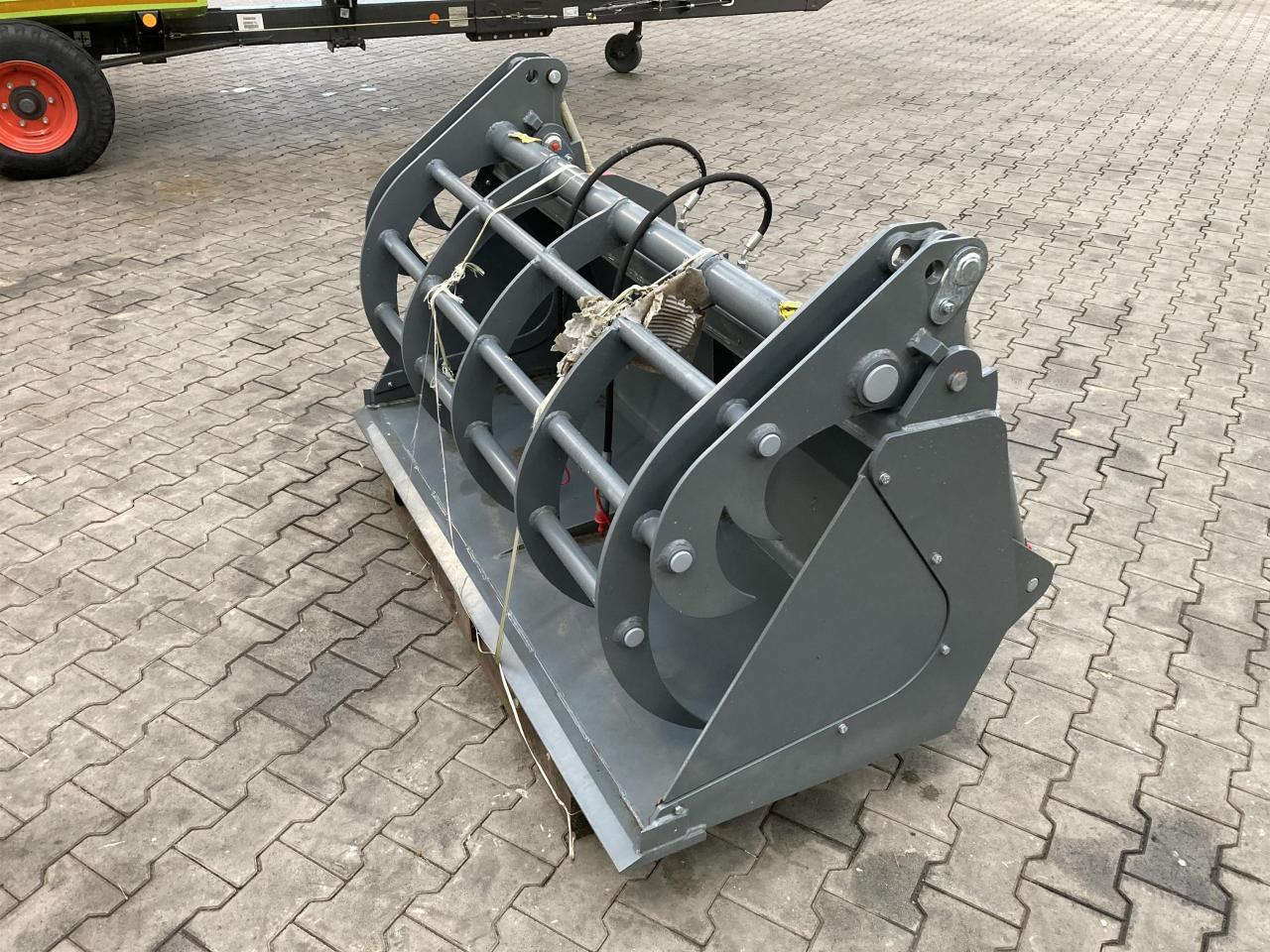 Kramer 1600 mm Silagebeißschaufel - رافعة أمامية للجرار: صورة 1 Kramer 1600 mm Silagebeißschaufel - رافعة أمامية للجرار: صورة 1