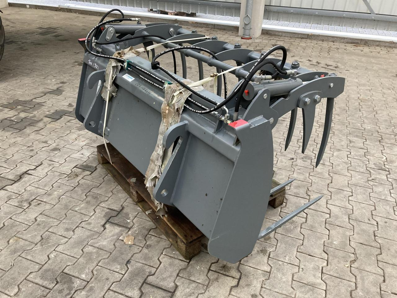 Kramer 1600 mm Vielzweckgabel - رافعة أمامية للجرار: صورة 2 Kramer 1600 mm Vielzweckgabel - رافعة أمامية للجرار: صورة 2