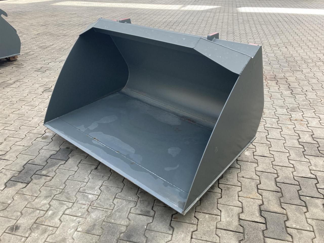 Kramer 1600 mm - بكت: صورة 2 Kramer 1600 mm - بكت: صورة 2