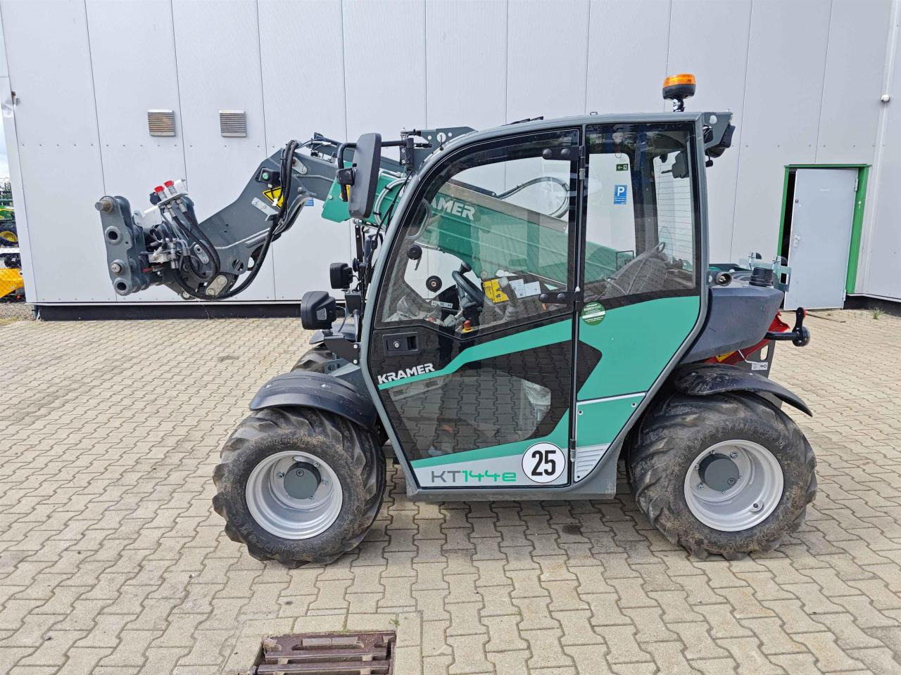 Kramer KT144e - رافعة تلسكوبية: صورة 2 Kramer KT144e - رافعة تلسكوبية: صورة 2