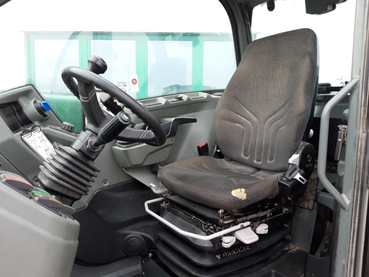 رافعة تلسكوبية Kramer KT557: صورة 15