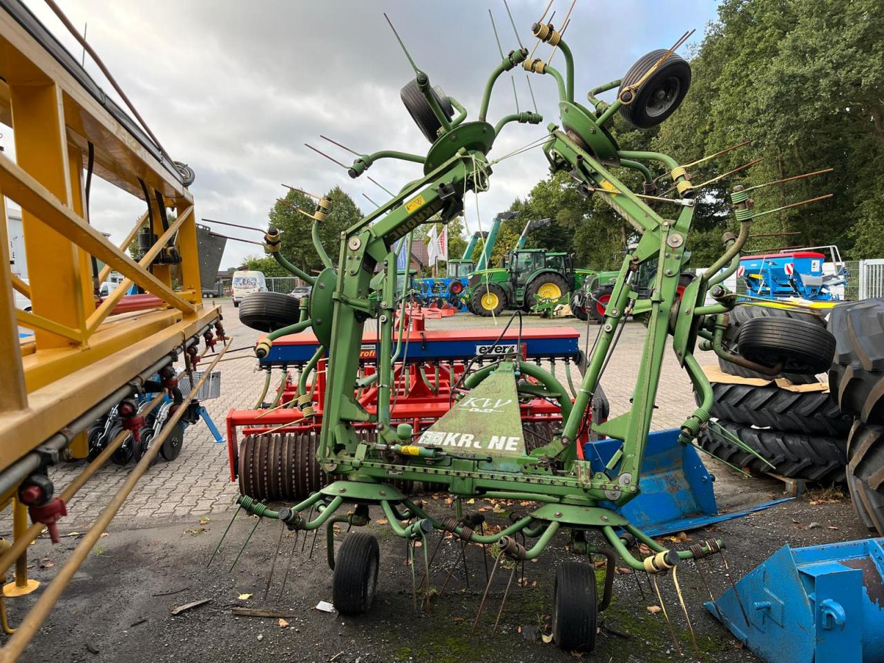 Krone KW 6.70/6 - آلة تيبيس العشب/ آلة جمع العشب: صورة 1 Krone KW 6.70/6 - آلة تيبيس العشب/ آلة جمع العشب: صورة 1