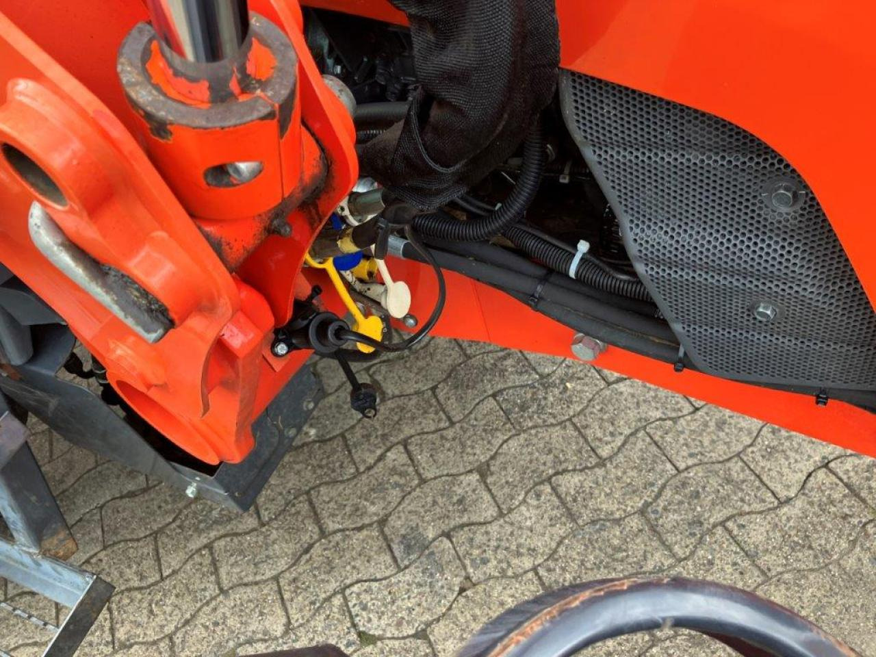 Kubota 7040 Hydro-Shift - جرار: صورة 4 Kubota 7040 Hydro-Shift - جرار: صورة 4