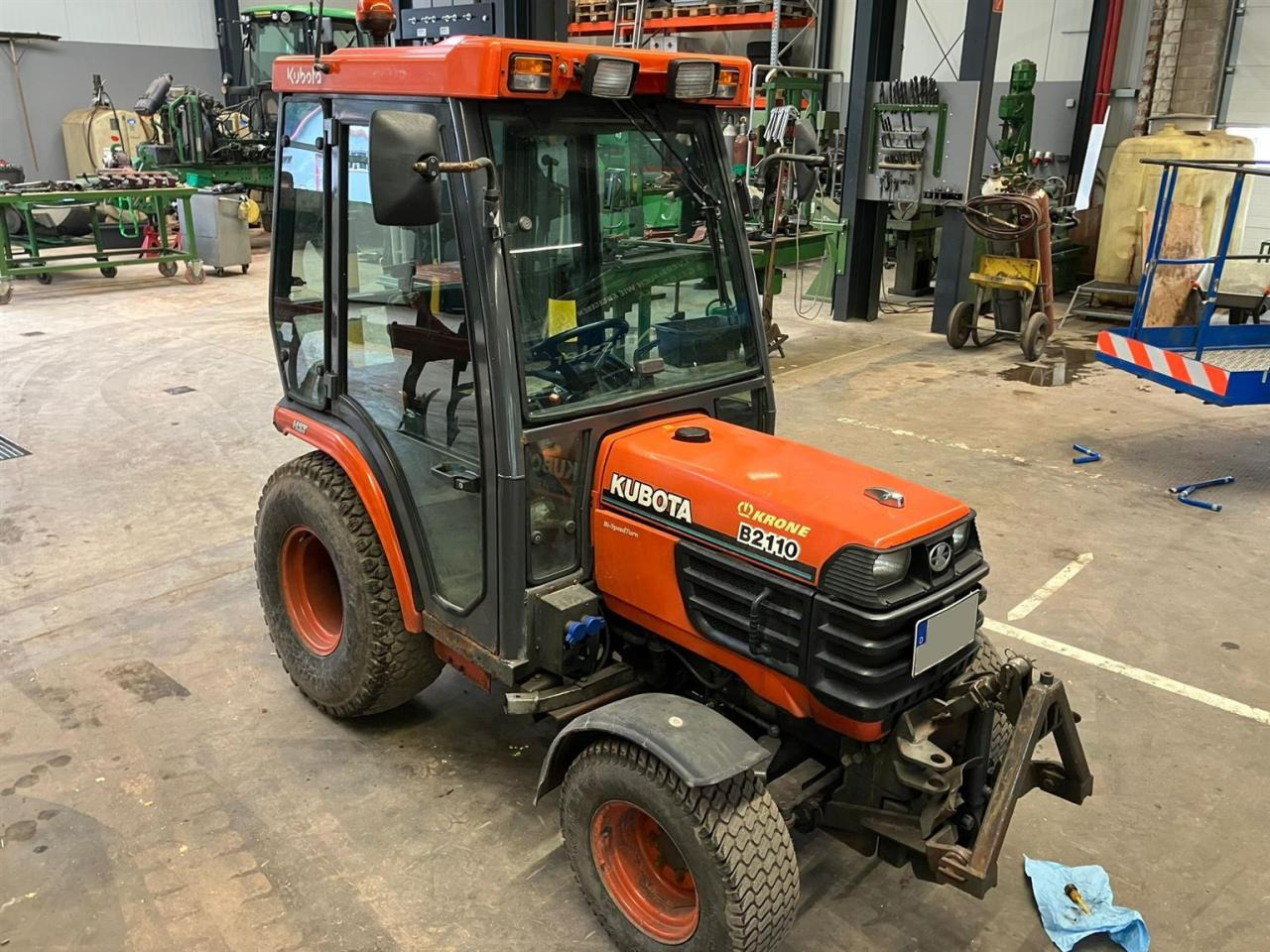 Kubota B2110 - جرار البلدية: صورة 1 Kubota B2110 - جرار البلدية: صورة 1