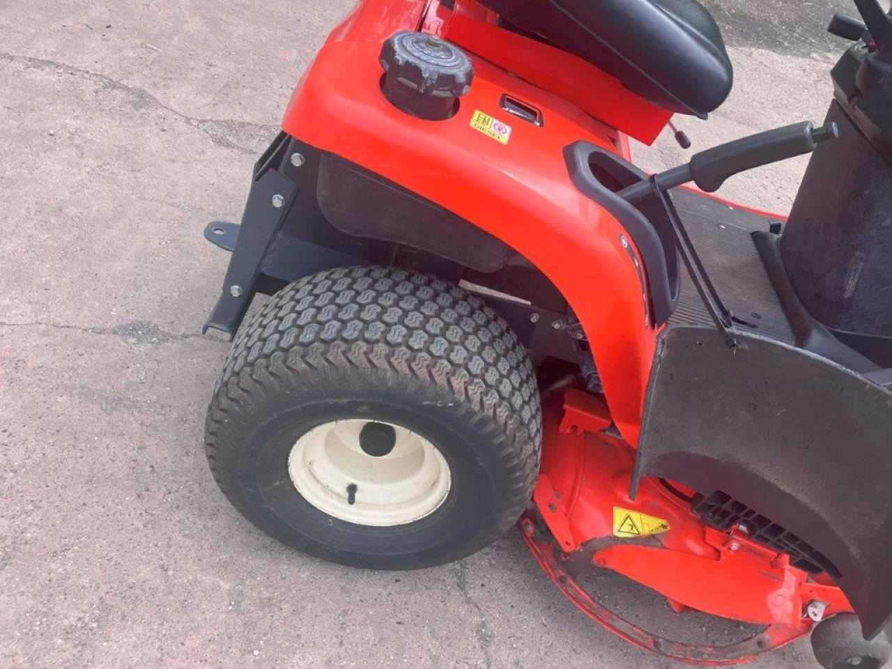 Kubota GR1600-ID-II - جزازة أعشاب الحدائق: صورة 5 Kubota GR1600-ID-II - جزازة أعشاب الحدائق: صورة 5